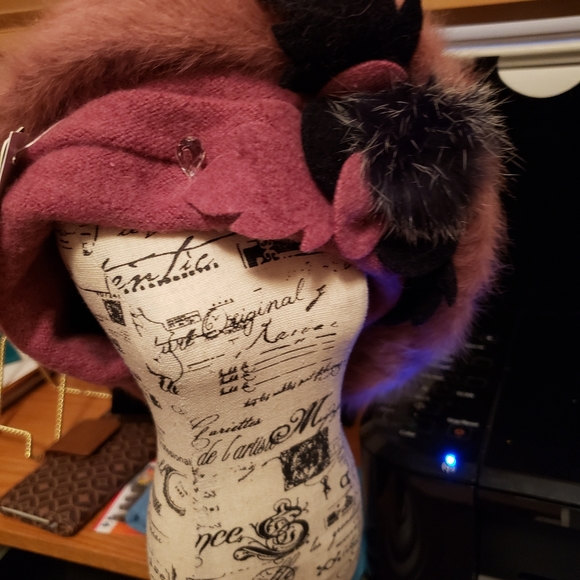 100%Angora  pink hat - Picture 1 of 3